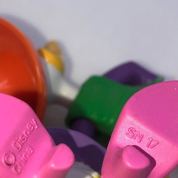 𝅺x3 Vintage Disney Donald & Daisy Duck Epcot Center Figures 3.5” - Picture 4 of 6